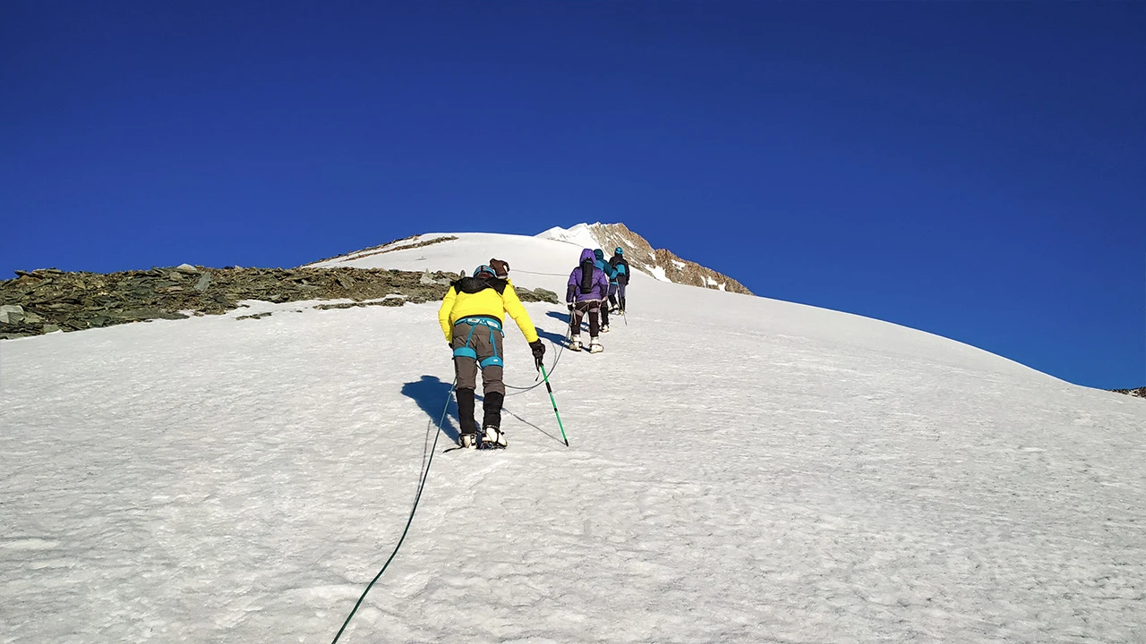 Trek The Himalayas, indiahikers, Himalayan trekkers