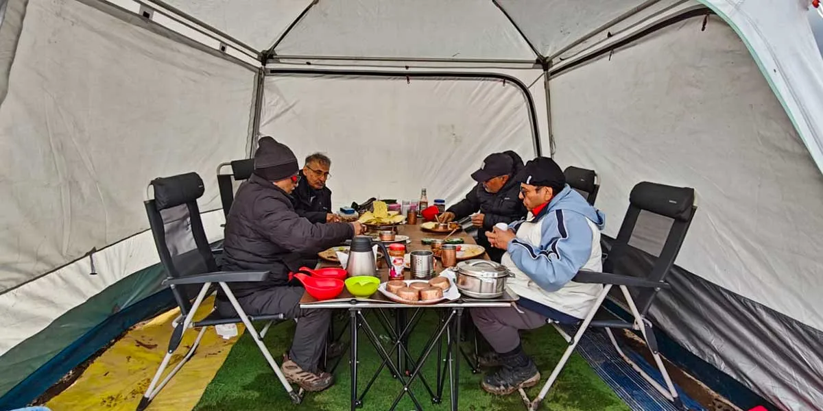 Amenities & Services in a Premium Trek