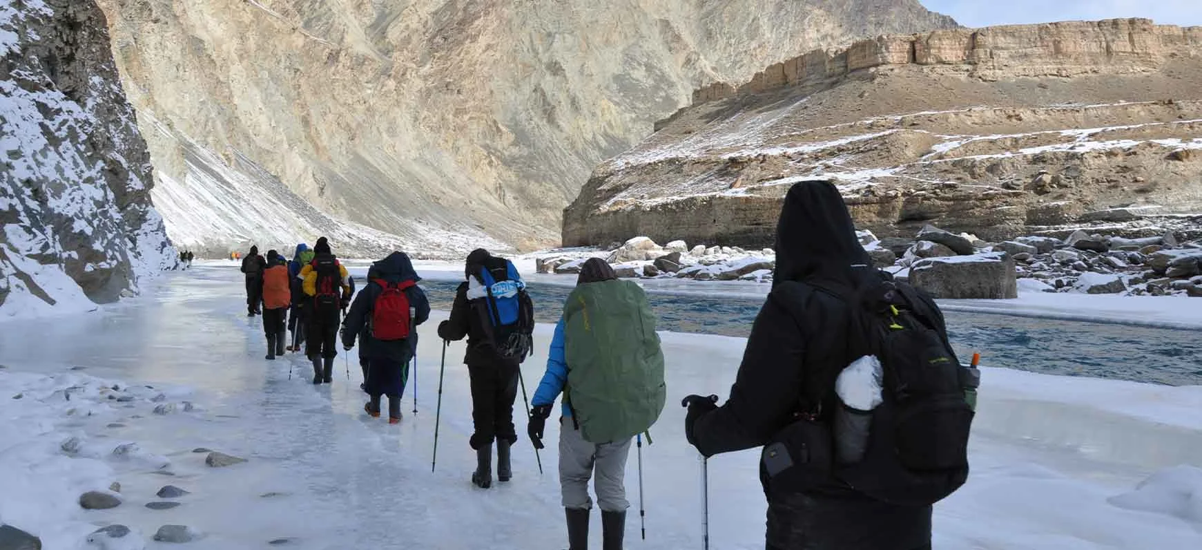 chadar trek frozen river