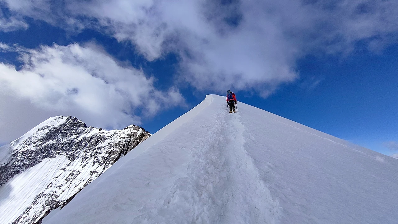 Kang Yatse II Peak Expedition