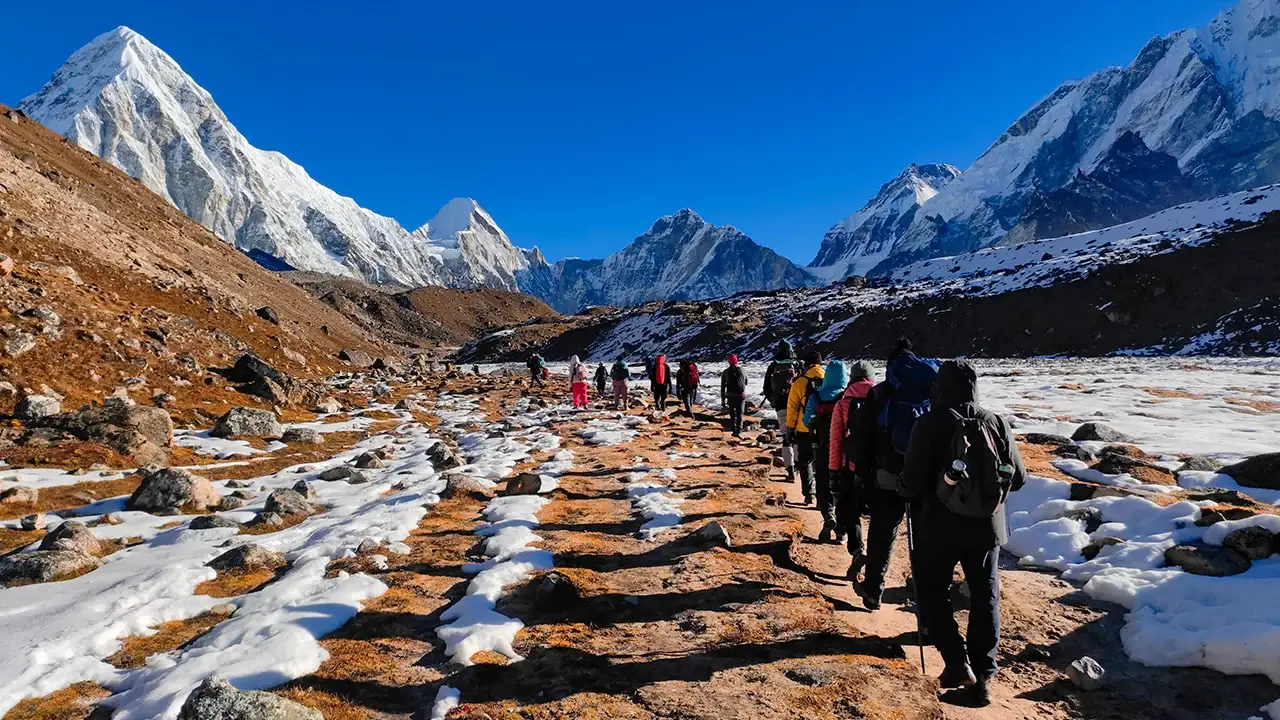everest base camp, everest base camp trek, trekking to everest base camp, everest base camp in autumn, hikes of everest base camp trek, hikes in india, trek the himalayas