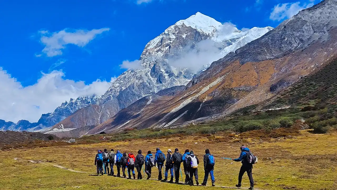 trek the himalayas, goechala trek, goechala trek visit, hikers in india, best time to visit goechala trek, goechala trek sikkim