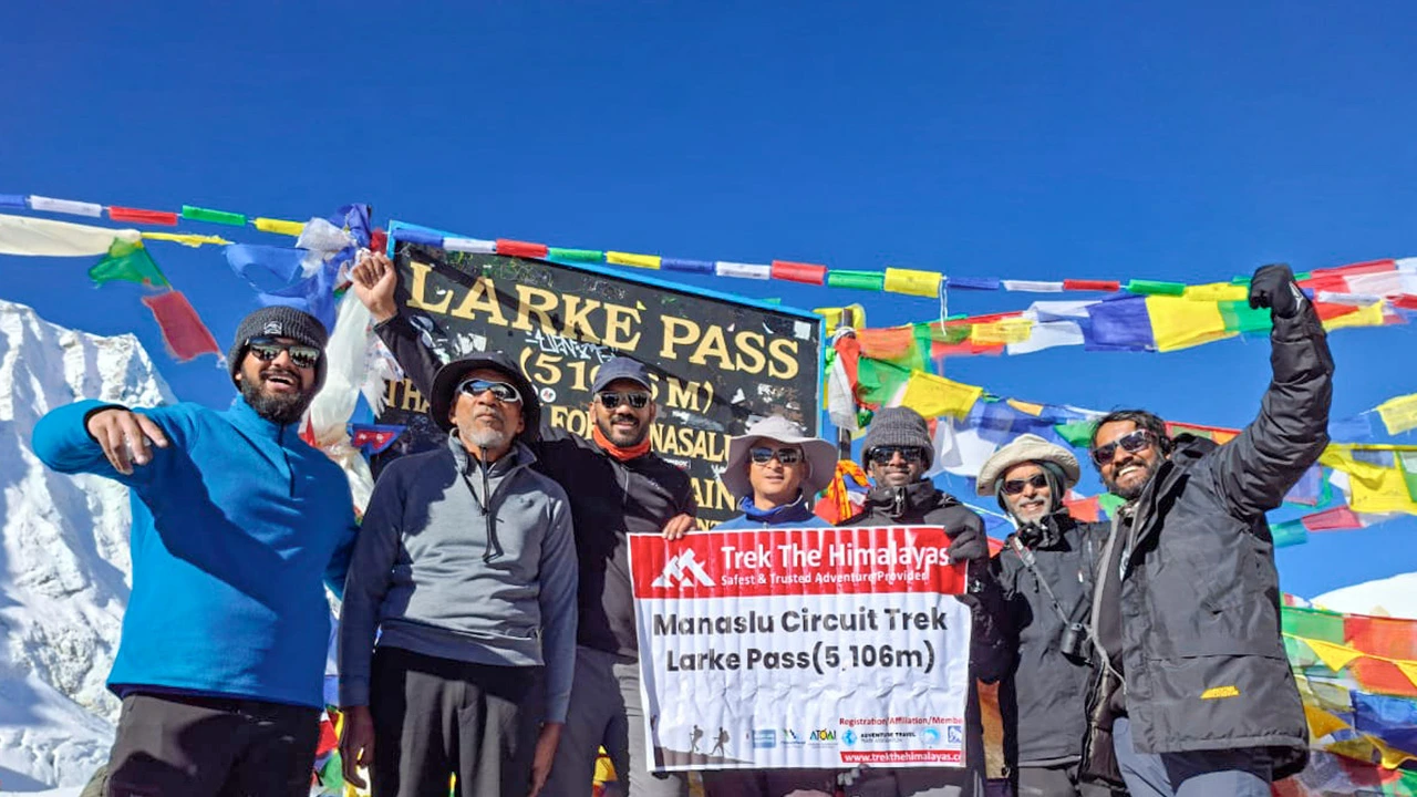 Summit Image of Manaslu Circuit Trek, Trek The Himalayas
